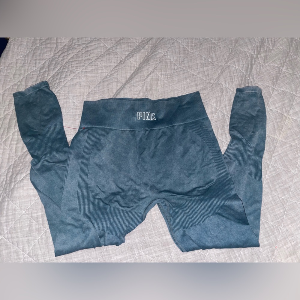 PINK BY VICTORIA SECRET SEAMLESS RIBBED WORK OUT LEGGINGS SIZE LARGE